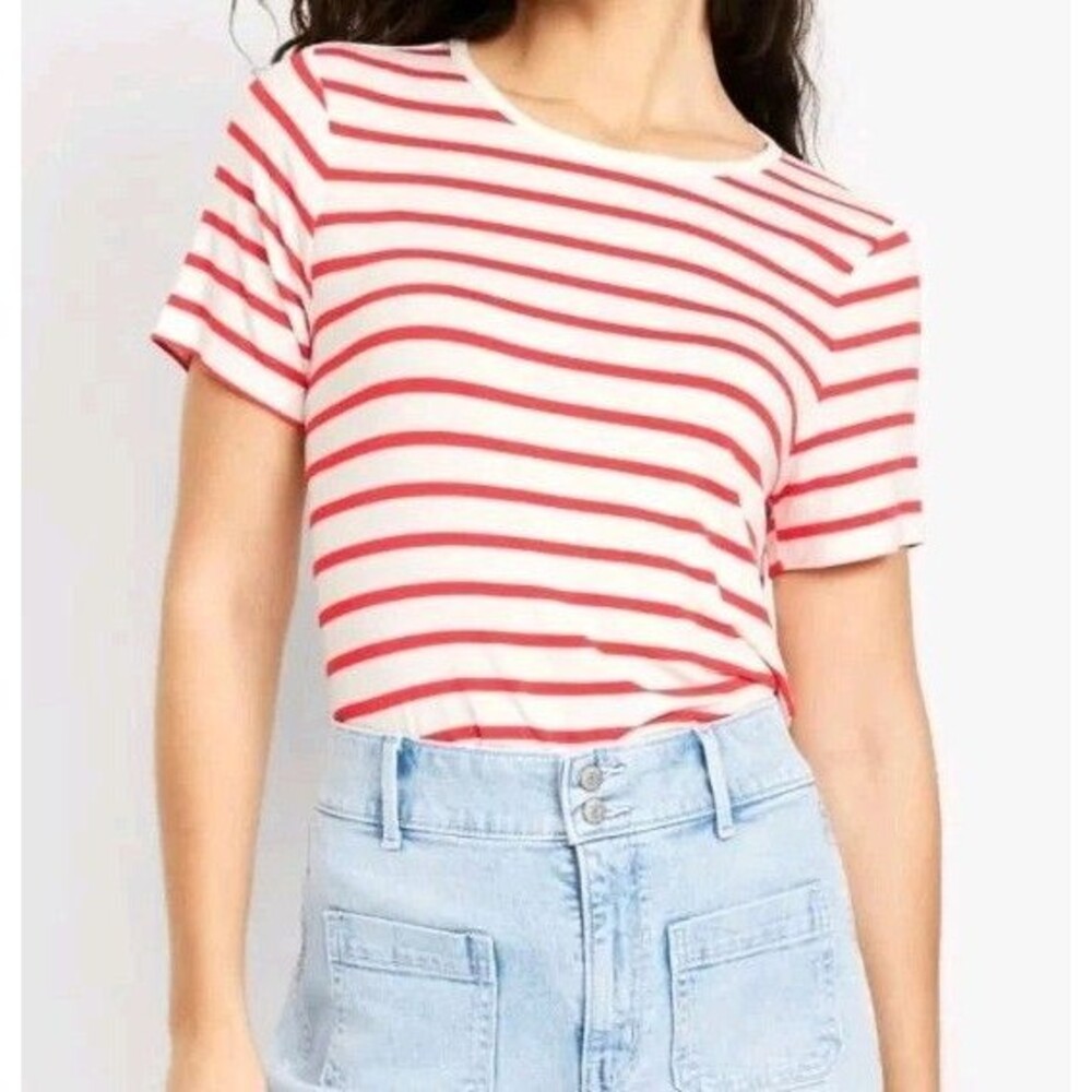 NWT Women's Old Navy Striped Luxe Tee Top Size M - Picture 2 of 8